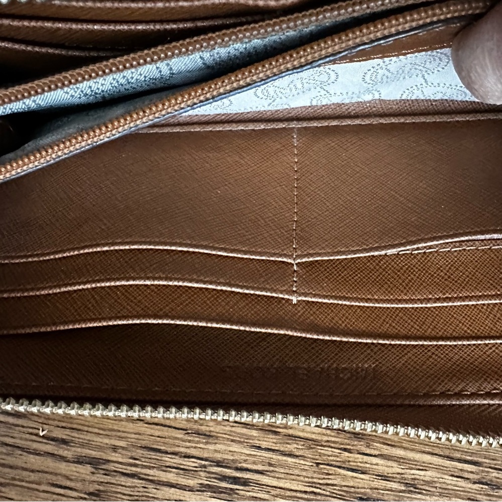 Michael Kors Luggage Brown Jet Set Zip-Around Leather Wallet - Picture 16 of 17